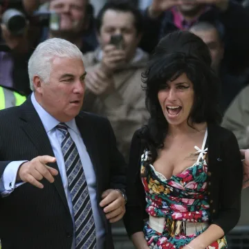 Otac tvrdi: 'Amyine najbolje prijateljice prodale su njezine stvari i zaradile 830.000 eura'