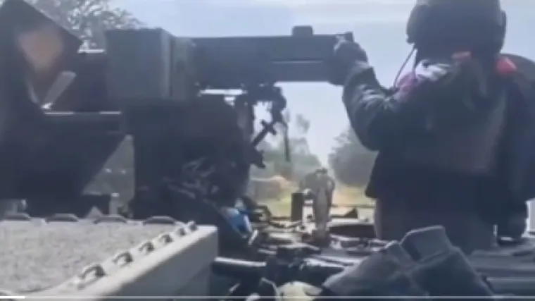 F-16 avioni bacili bombe, oklopna vozila stigla do kuća: Pristižu snimke napada