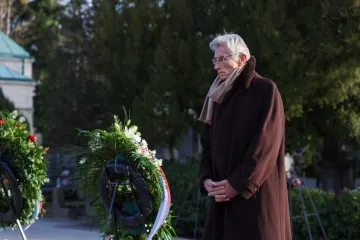 Horvatinčić stigao na Mirogoj i odao mu počast: Pogledajte kome je položio svijeće na grob