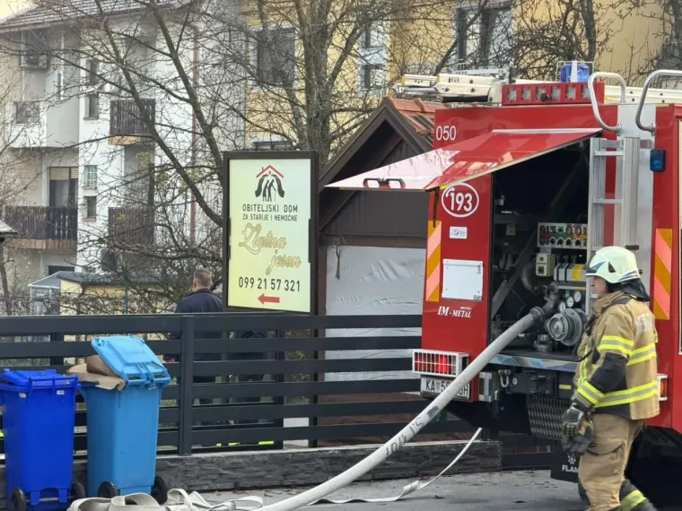 Gori Dom za starije u Karlovcu: Požar iz dimnjaka brzo se proširio
