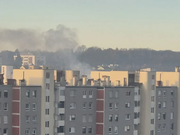 Gori Dom za starije u Karlovcu: Požar iz dimnjaka brzo se proširio