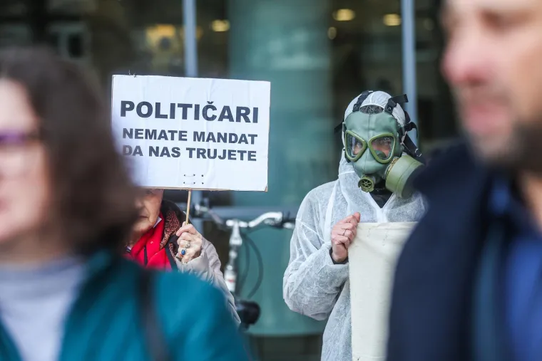 Gas maske usred Zagreba, ljudi stigli pred Ministarstvo: 'Zločin nad gradom'