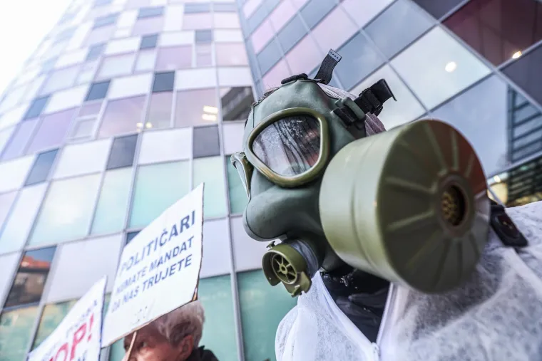 Gas maske usred Zagreba, ljudi stigli pred Ministarstvo: 'Zločin nad gradom'