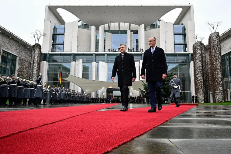 Plenković na crvenom tepihu s Merzom: Pogledajte kako su ga Nijemci primili