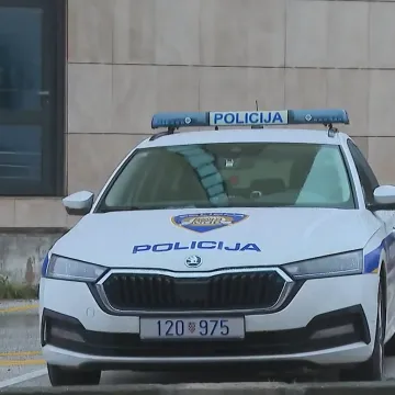 Uhvaćen par koji je godinama izrabljivao muškarca kao roba: Živio u neljudskim uvjetima u kamp kućici