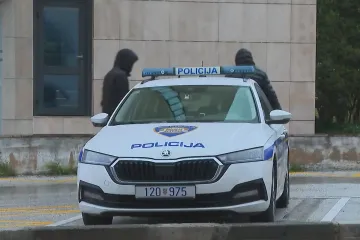 Interventna policija u Splitu prona&scaron;la nestalog mladića: Bio je kod bolnice, nisu prona&scaron;li nož