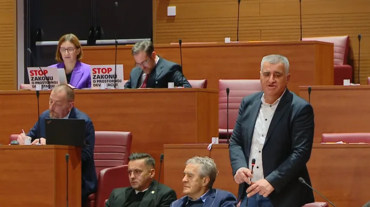 Bura u Saboru zbog Bačićevog zakona: 'Ovo je švedski stol mafiji i interesnim skupinama'