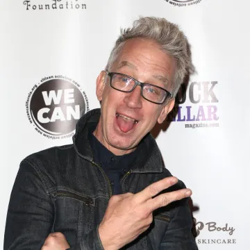 Šokantna snimka obišla svijet: Poznati komičar se predozirao? Nepomično ležao na stepenicama