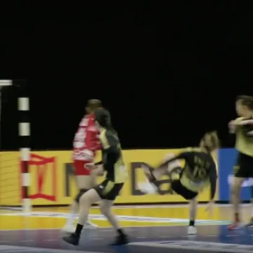 Jako ružan pad igračice Kine, komentator ostao u šoku: 'Uh, ne izgleda dobro'