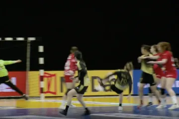 Jako ružan pad igračice Kine, komentator ostao u šoku: 'Uh, ne izgleda dobro'