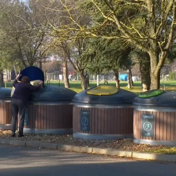 Trudnica upala u kontejner u Ivanić Gradu, a za bizarnu nezgodu kriv je - mobitel