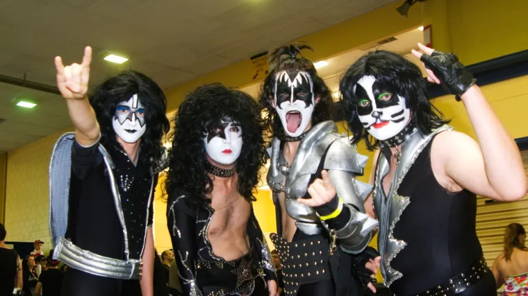 Neočekivani obrat: Frontmen Kissa na kraju javljanja zbunio voditeljicu neugodnim pitanjem