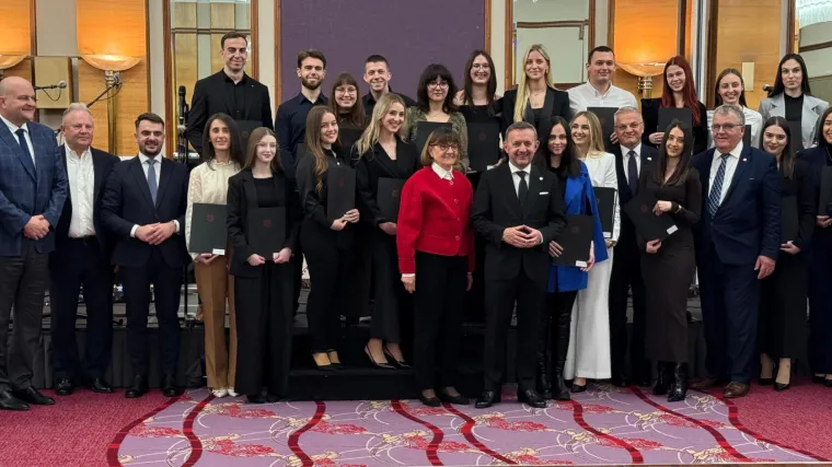 Kako Zaklada Prsten već 18 godina mijenja živote mladih: 383 stipendije i 600 tisuća eura potpore