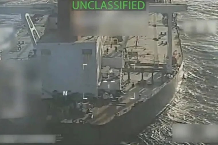 Pogledajte kako Amerikanci upadaju na tanker kraj Venezuele: 'To je krađa i piratstvo'