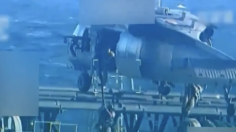 Pogledajte kako Amerikanci upadaju na tanker kraj Venezuele: 'To je krađa i piratstvo'