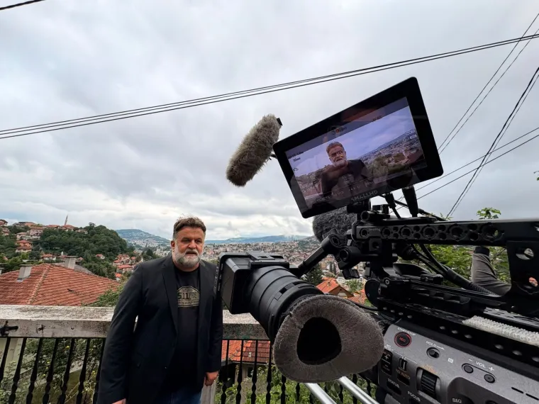 Ovog Božića poklonite nezaboravno iskustvo: Voyo na impresivnom Samsung TV-u