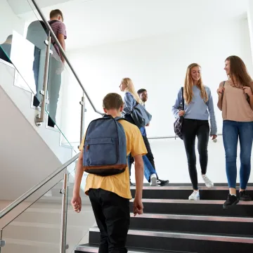 Digitalne vještine trebale bi dobiti jednaku pozornost u školi kao i čitanje i matematika