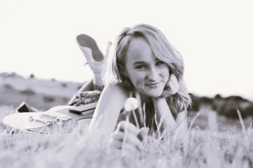 Umrla je mlada pjevačica: Stradala u tragičnoj nesreći