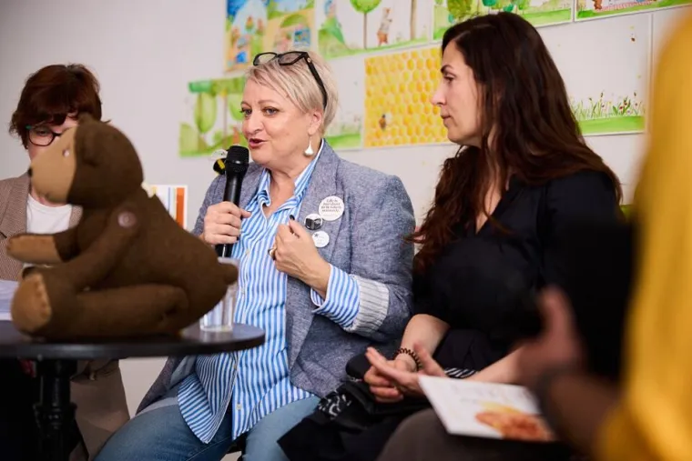 Od anđeoske narudžbe do crnog mačka i djevojke u boci: Ovo je najčarobniji izlog u Zagrebu