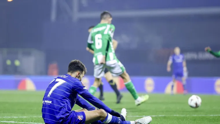 Novi debakl Dinama: Betis se pro&scaron;etao Maksimirom, zabio tri gola u sedam minuta i uzeo puni plijen