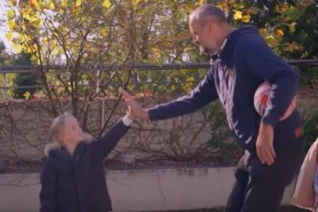 Dino Rađa ponovno s loptom u rukama u kampanji 'RTL pomaže djeci'