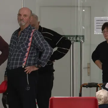 Eksplozija virusa u Hrvatskoj, automobili ispred Klaićeve: 'Dosta težak oblik kod većine'