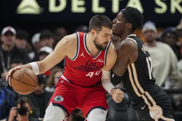 Monstruozni Zubac briljirao! Clippersi svejedno pali u Houstonu