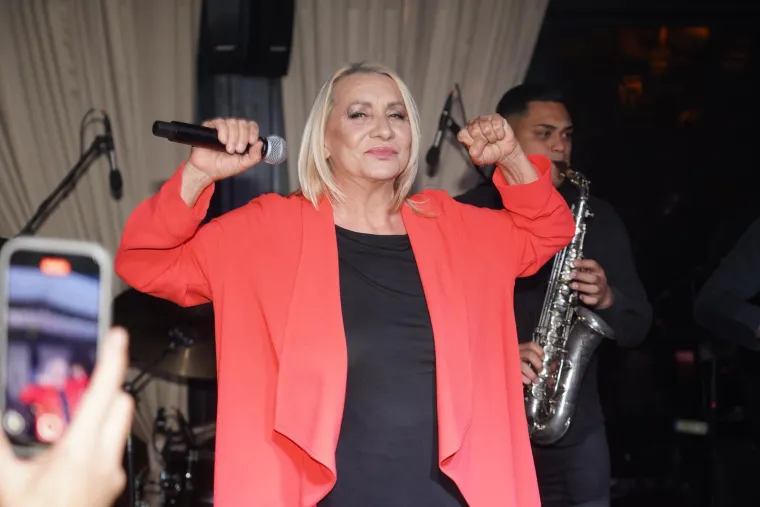 Muž je uhvatio s drugim pa oženio njezinu kolegicu: Afera Vesne Zmijanac koja je šokirala regiju