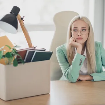 Dobila je otkaz jer je uporno na posao dolazila ranije!