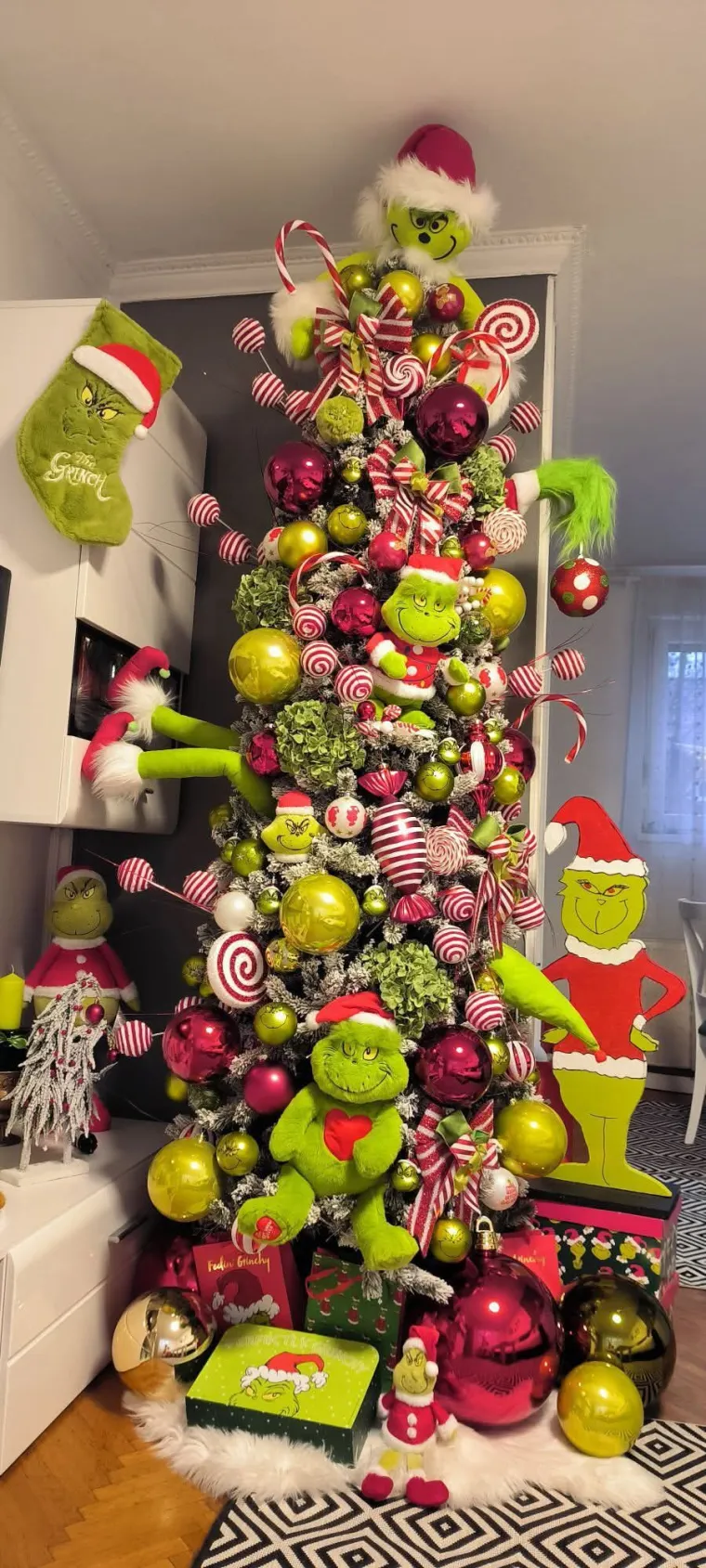 'Mogu osjetiti miris borovine i svježeg zraka'. Neke jelke oduševile žiri, neke malo naljutile