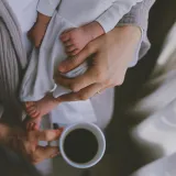 Ovo su četiri pravila za pomoć novopečenim roditeljima, čak i kad tvrde da im ništa ne treba