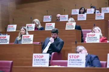 'Bačićevi zakoni' na udaru oporbe: 'HDZ širom otvara vrata investitorima'