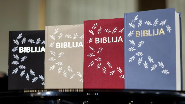 Pune 22 godine rada, 24 prevoditelja, bez aorista i zastarjelih riječi: Saznali smo sve o novom prijevodu Biblije