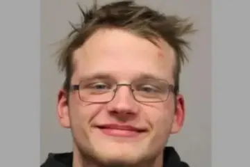 Mladić izbo majku i četvero djece: Policija helikopterima traga za pomahnitalim napadačem