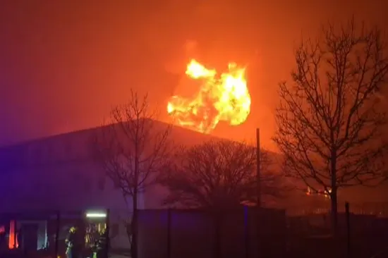 Vatra progutala dio CIAK-a usred noći! Zrak je zagađen, a radnici u &scaron;oku: 'Te&scaron;ko je...'