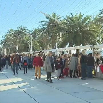 Sunčan dan i veliko srce: Splitska riva okupila dobre ljude u humanitarnoj akciji