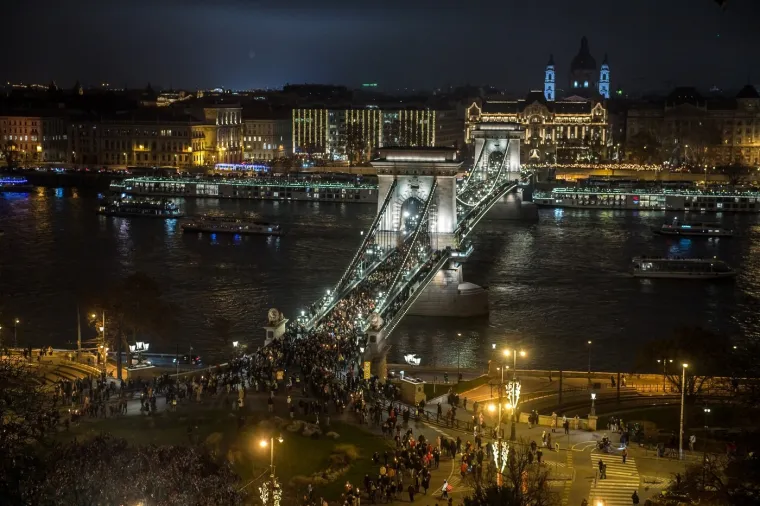 Tisuće Mađara na ulicama: Traže Orbanovu ostavku zbog skandala sa zlostavljanjem