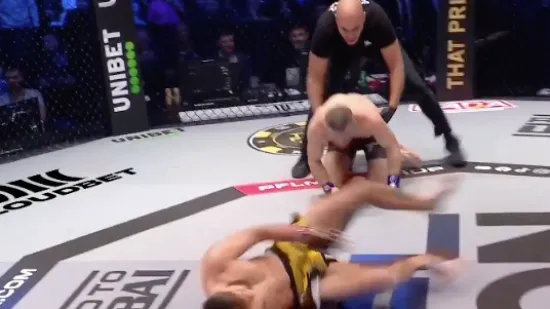 Što se ovdje dogodilo? Sudac je morao hvatati borca koji ipak nije bio nokautiran