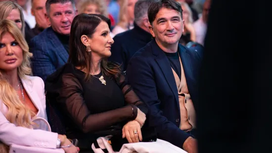 Gledaju se zaljubljenim pogledom: Izbornik Dalić uživa na posebnom koncertu s boljom polovicom