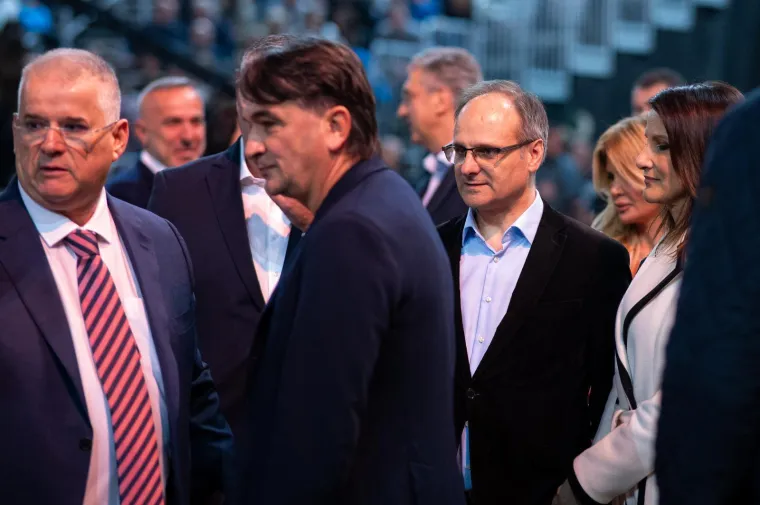 Gledaju se zaljubljenim pogledom: Izbornik Dalić uživa na posebnom koncertu s boljom polovicom