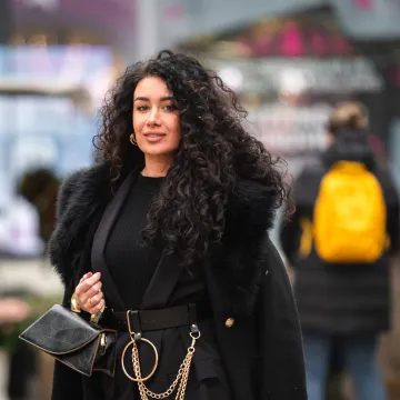 Kovrčava ljepotica bila je glavna zvijezda zagrebačke špice, a pojavila se i zgodna liječnica