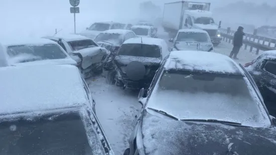 Snježna oluja zatrpala autoceste: Evakuirano 148 osoba, materijalna &scaron;teta je velika