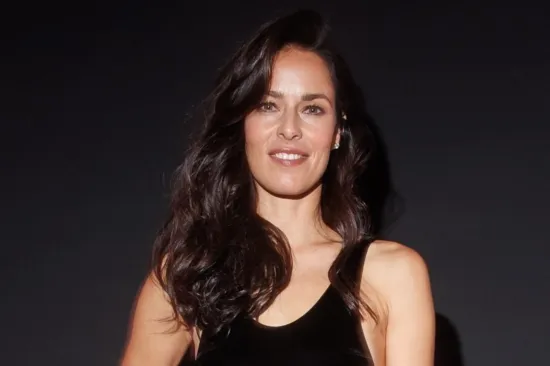 Ana Ivanović u nikad zavodljivijem izdanju: Vitku liniju istaknula je u uskoj haljini