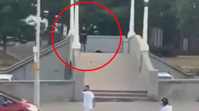 Objavljena snimka jo&scaron; jednog heroja s plaže: 'Drugi su bježali, a on je trčao prema pucnjavi'