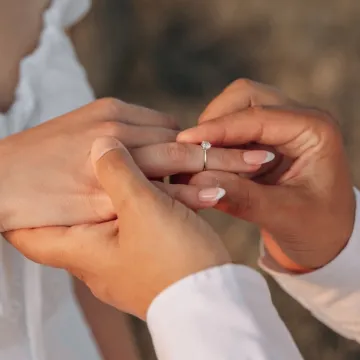 Ovi znakovi će se zaručiti ove godine: Tko to stoji u redu za izgovaranje sudbonosnog 'da'