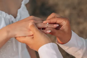 Ovi znakovi će se zaručiti ove godine: Tko to stoji u redu za izgovaranje sudbonosnog 'da'