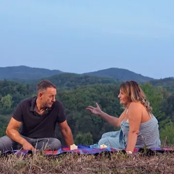 Dejan odbija Miljanine dodire, a Josip E. sve iznenadio strastvenim poljupcem s Iris