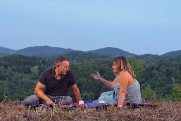 Dejan odbija Miljanine dodire, a Josip E. sve iznenadio strastvenim poljupcem s Iris