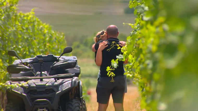 Dejan odbija Miljanine dodire, a Josip E. sve iznenadio strastvenim poljupcem s Iris