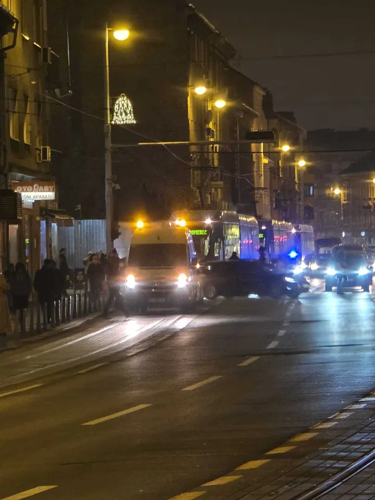 Sudar BMW-a i tramvaja na zagrebačkoj Ilici: 'Kao da nema dovoljno gužve po gradu'